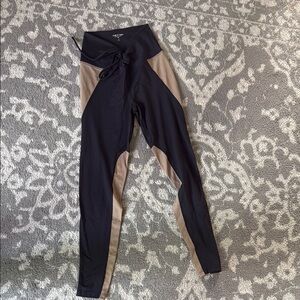 Year of Ours Black and Tan Leggings